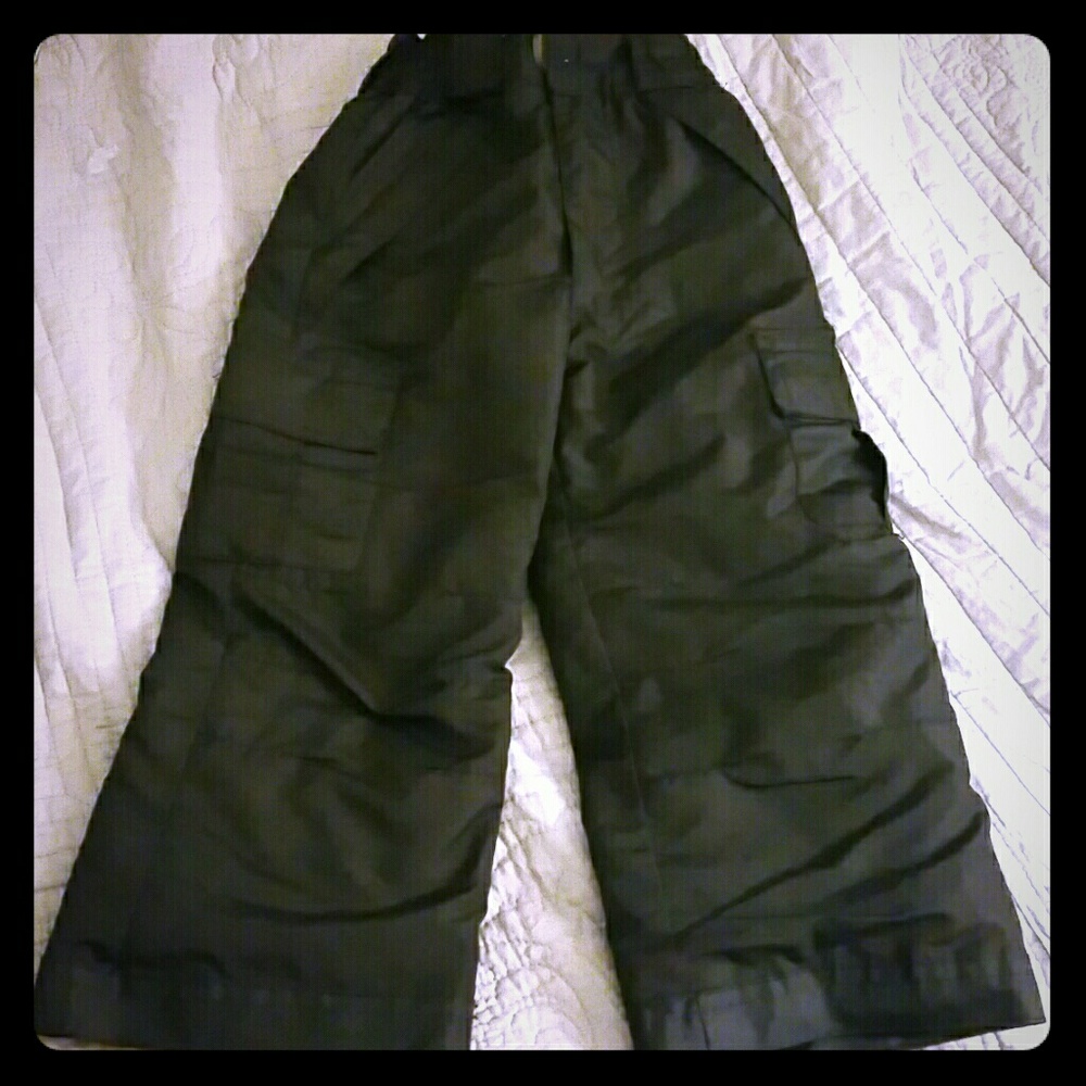 Snow pants (Black cargo) 2T
